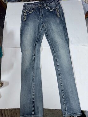 Grace in LA Women's Medium Light Wash Embroidered Bootcut Jeans Size 28